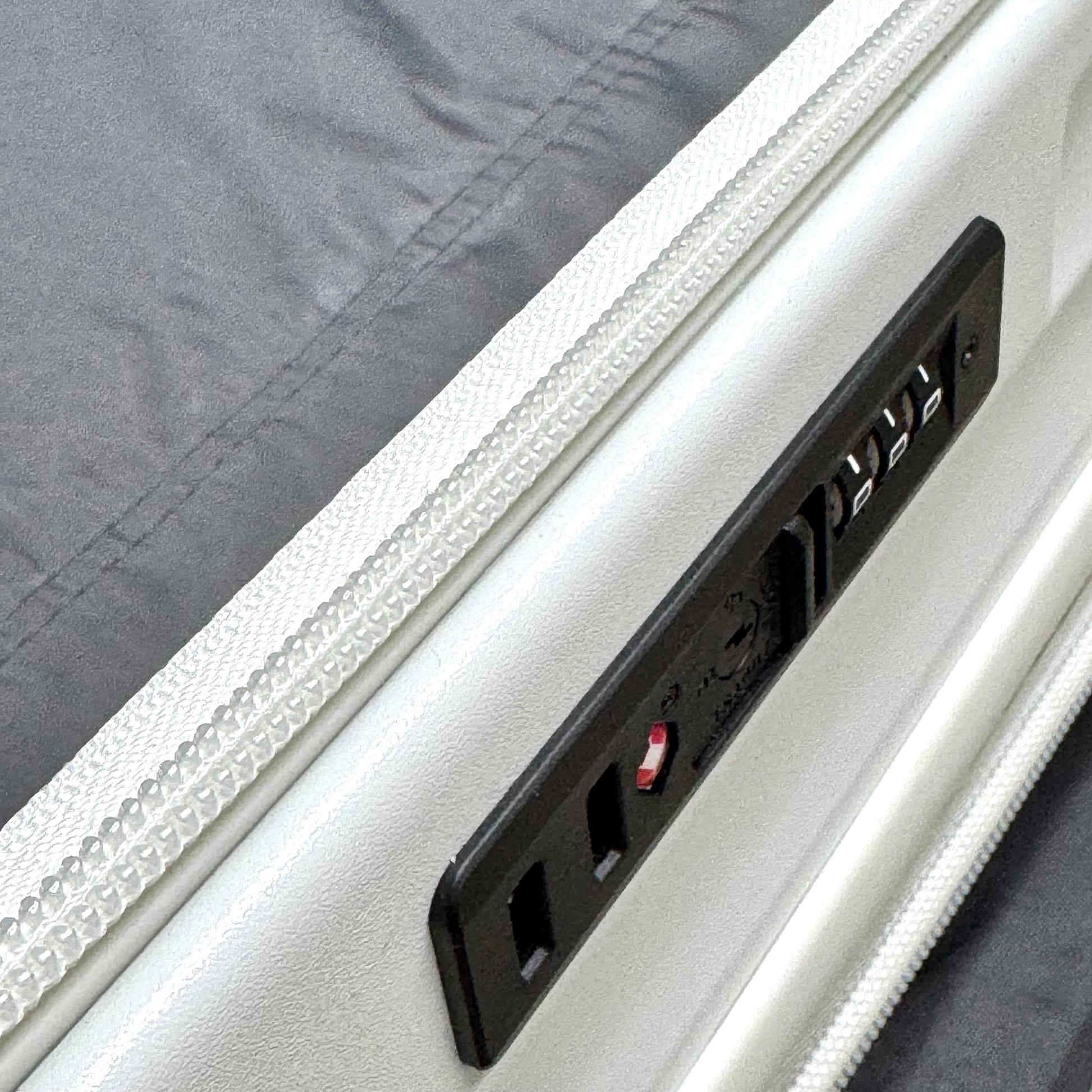 Bulls 2007 100%PC前開+中開可擴充超輕行李箱