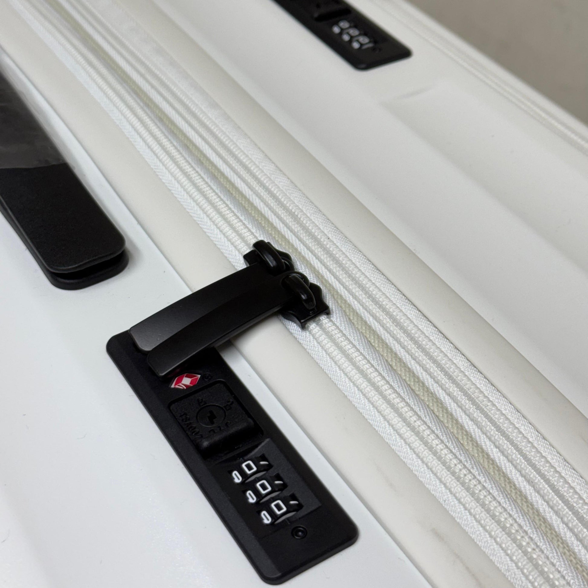 Bulls 2007 100%PC前開+中開可擴充超輕行李箱