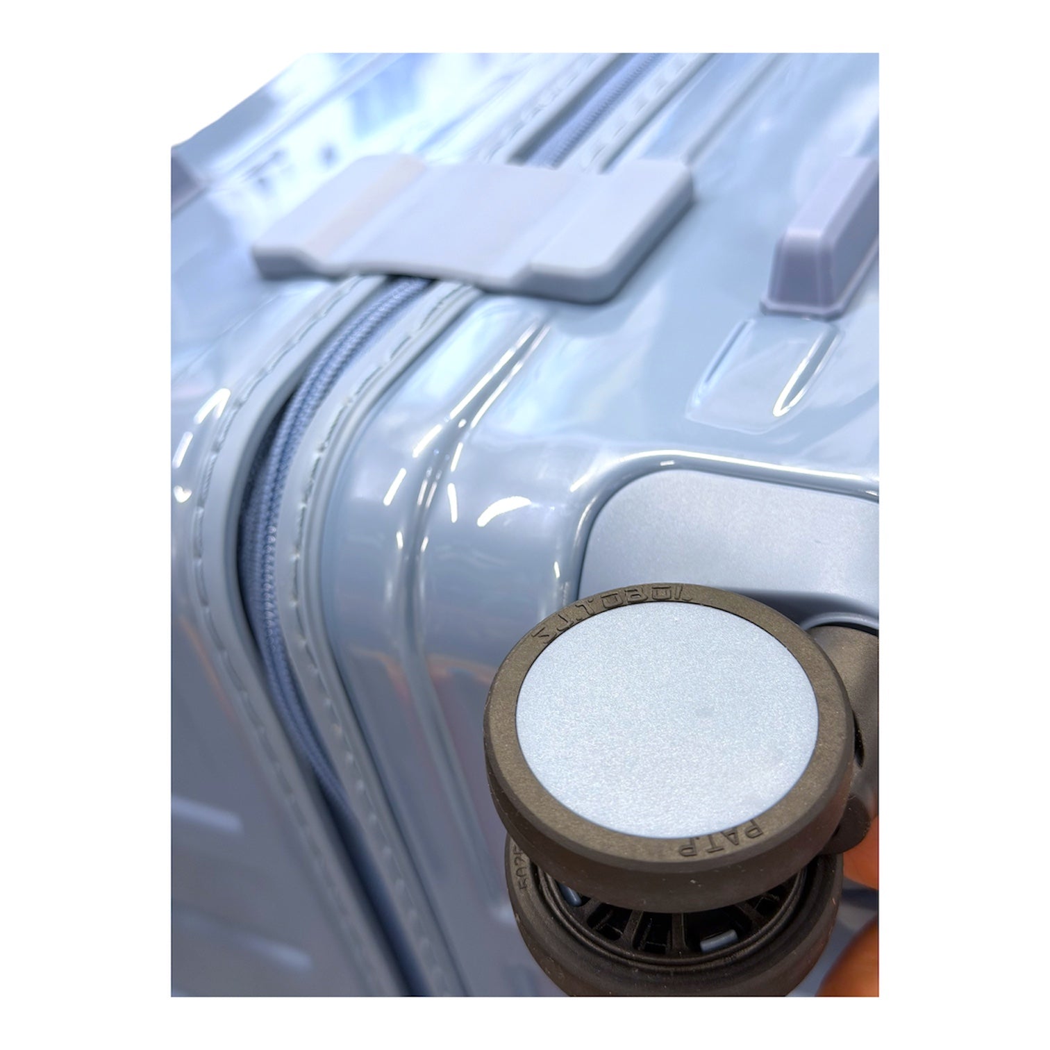 限時特價韓國🇰🇷SiKABOY 100%拜耳PC 28吋超輕行李箱 三種顏色可供選擇 門市自取 數量有限