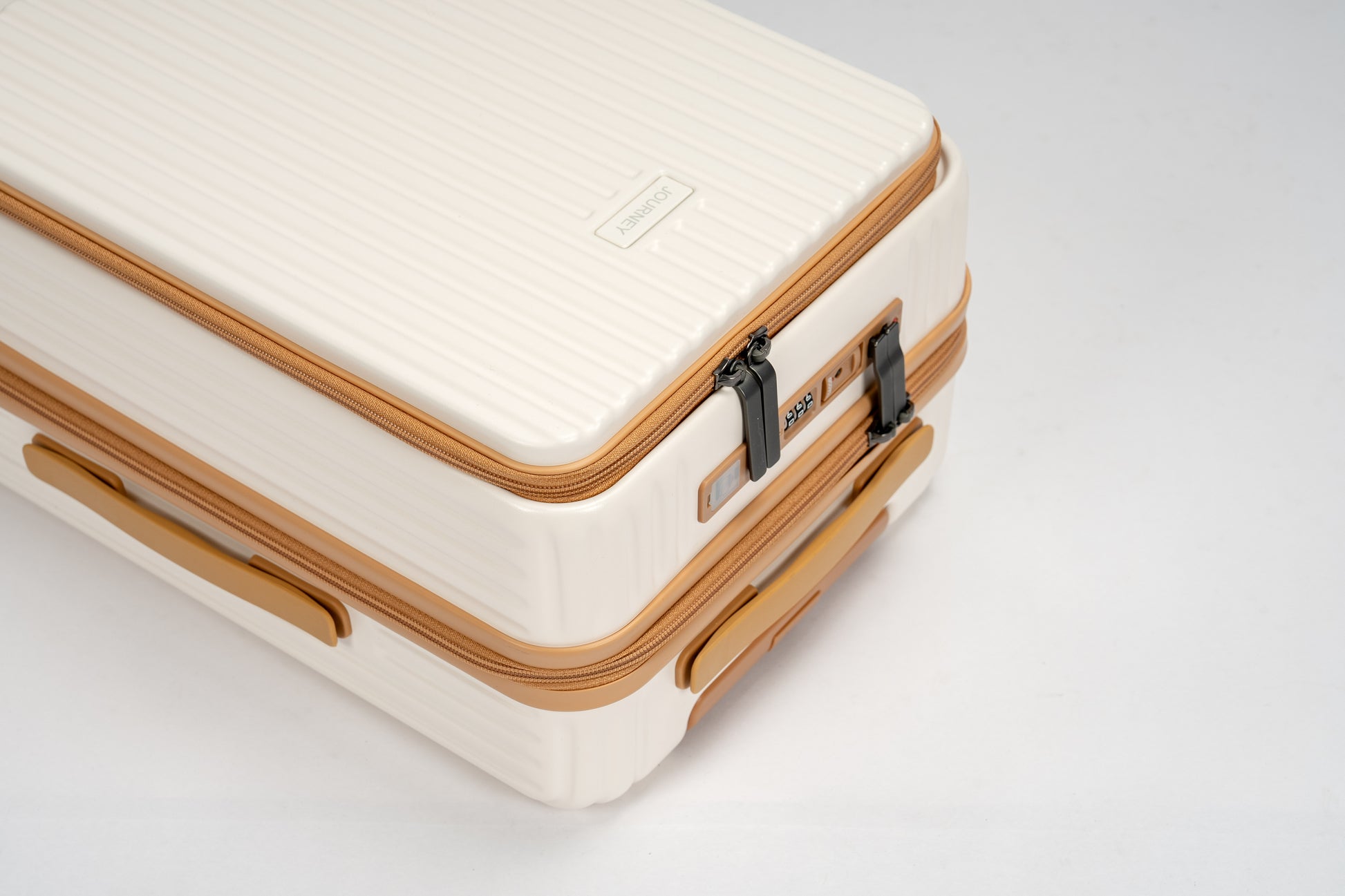 JOURNEY J101 Latte Cabin 20‘ Luggage